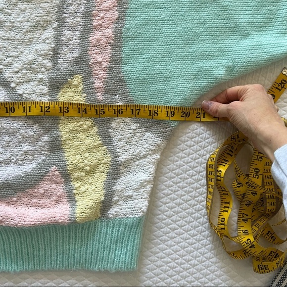 Vintage Pastel Boucle Knit Dolman Sleeve Sweater • Medium - Picture 7 of 8
